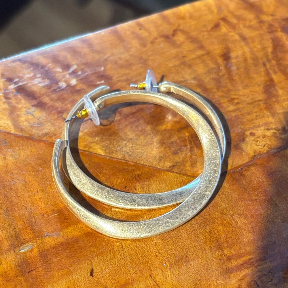 Elegant Gold Hoop Earrings